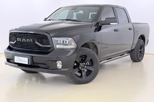 5.7 Dc 4×4 Laramie Night Edition