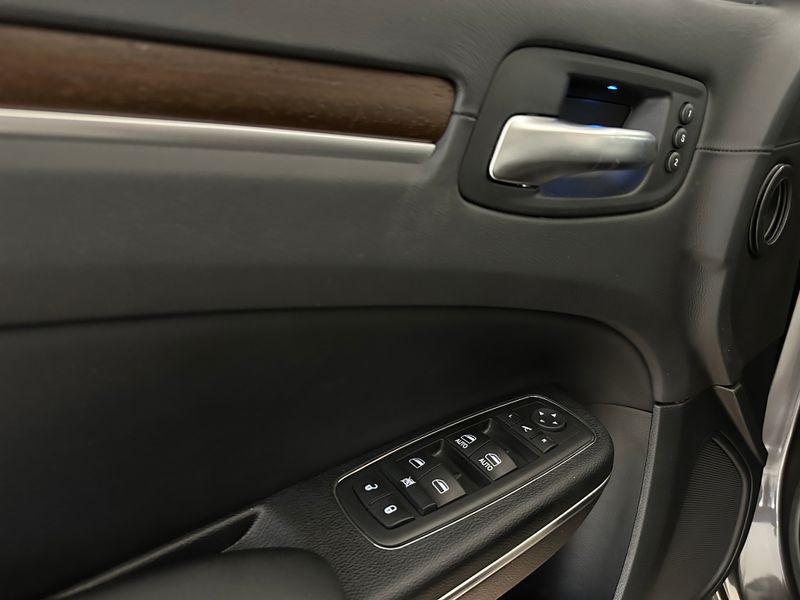 Jeep 300 C