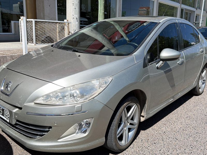 PEUGEOT 408