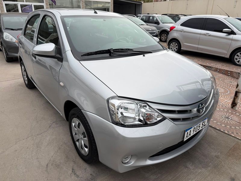 TOYOTA ETIOS