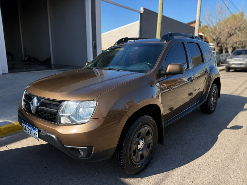 RENAULT DUSTER