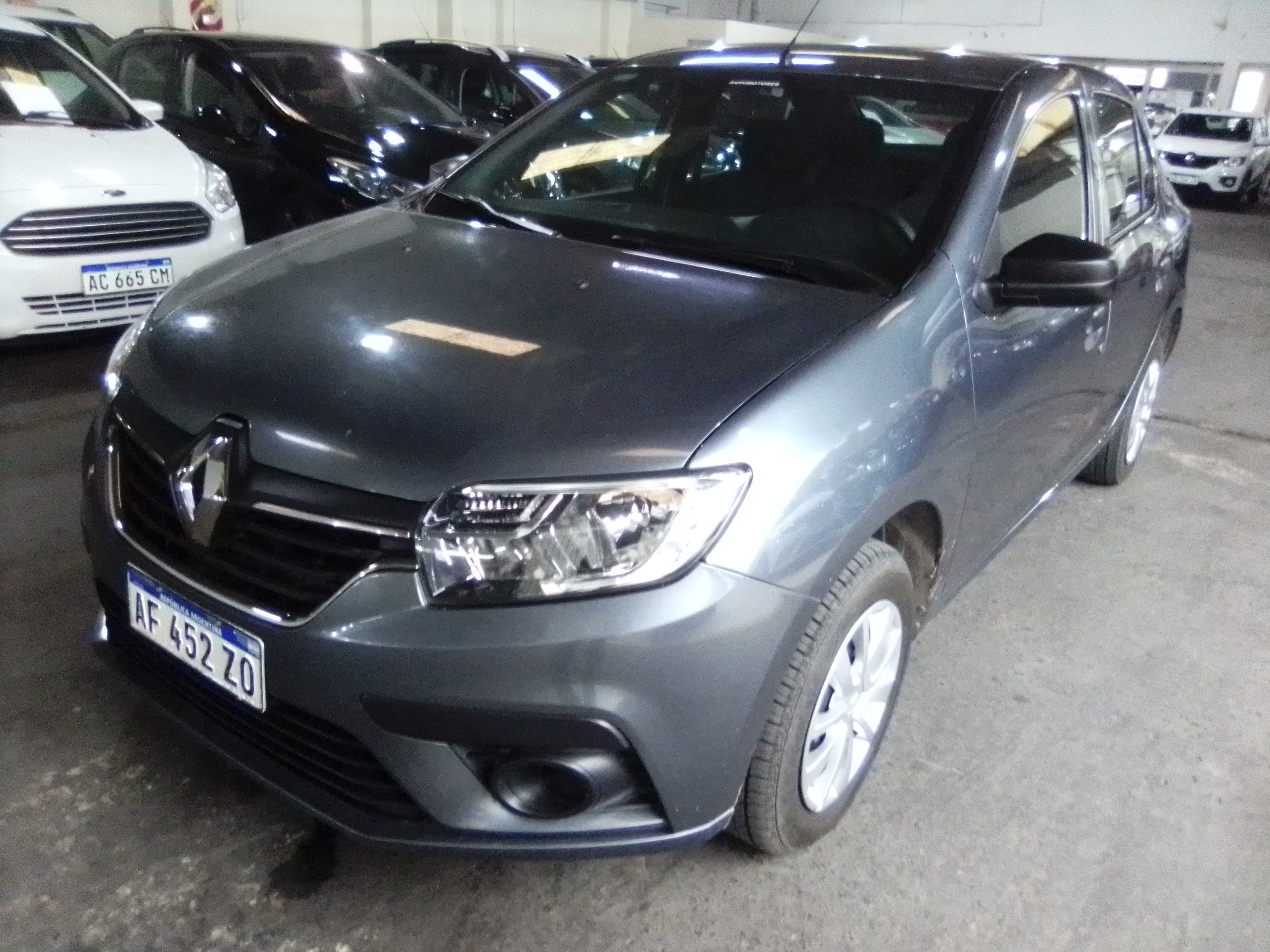 Renault Logan miniatura 3
