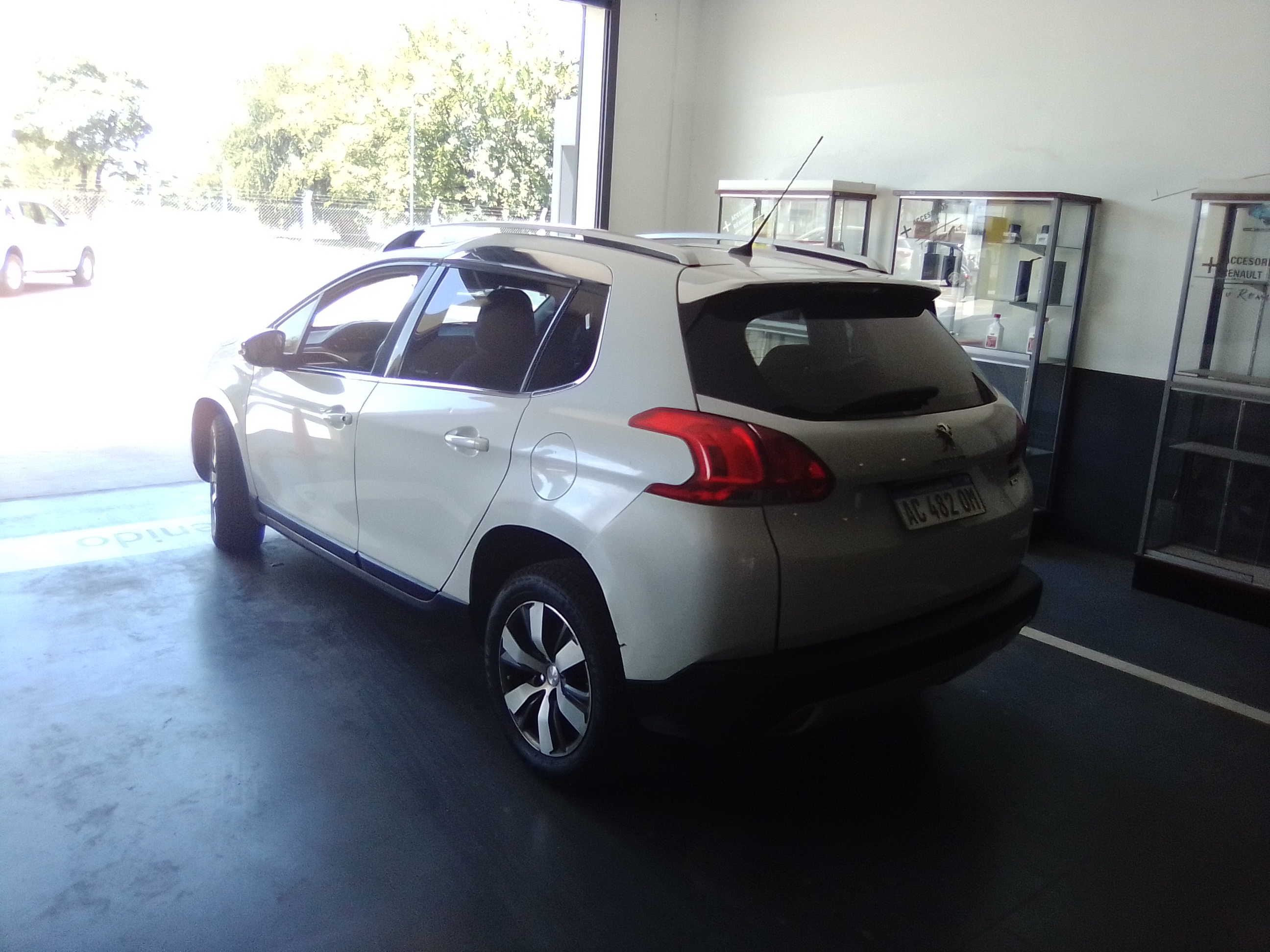 Peugeot 2008 miniatura 2