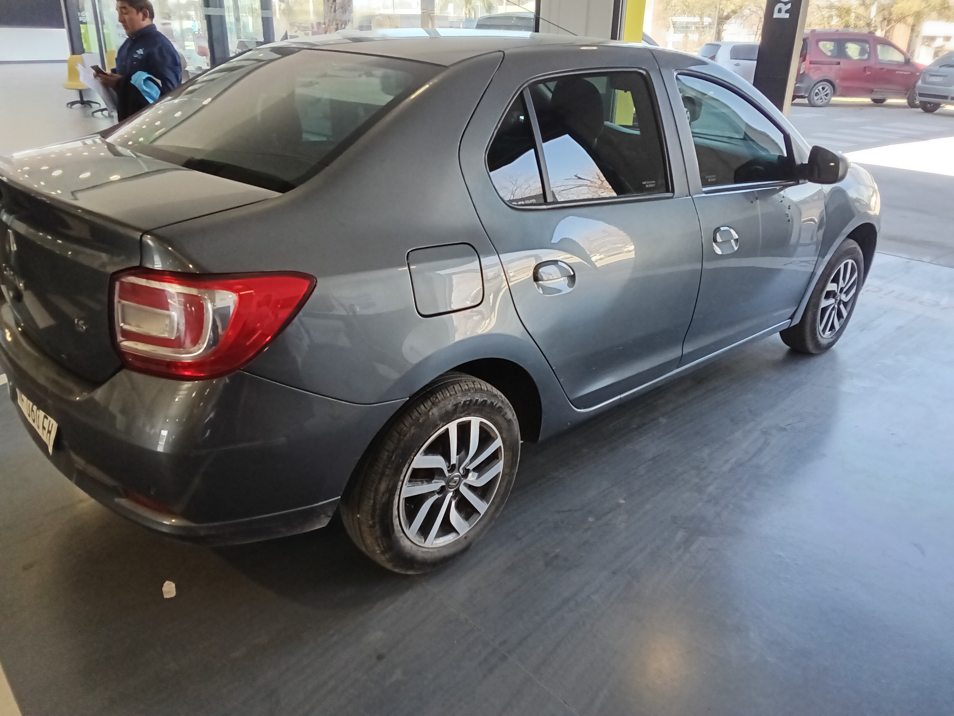Renault Logan miniatura 5