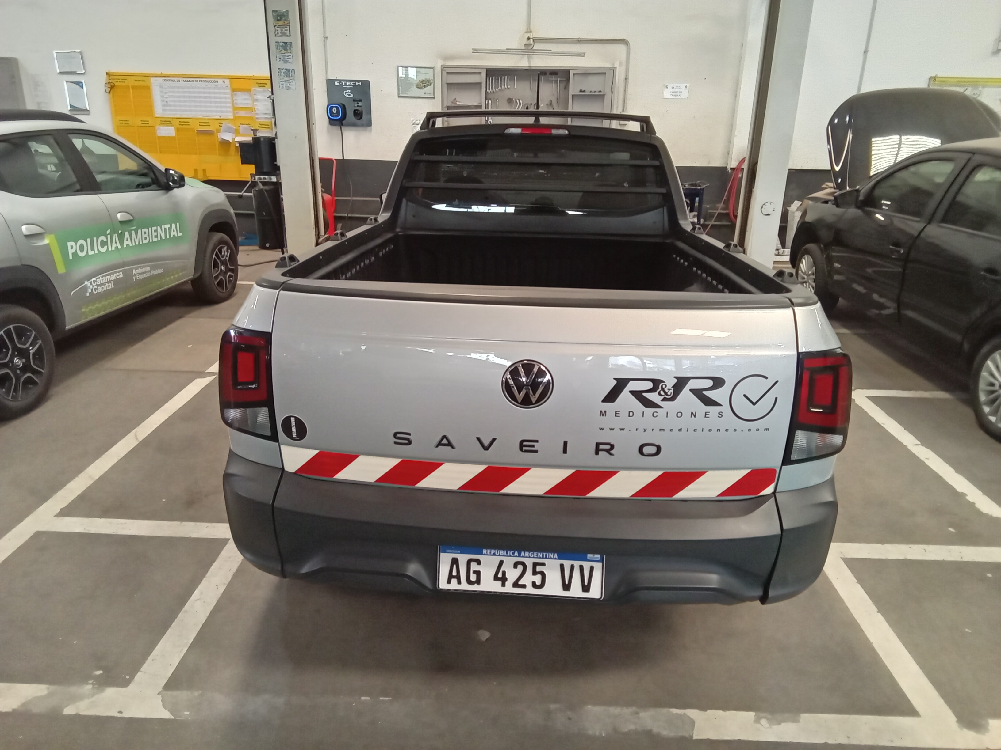 Volkswagen Saveiro miniatura 3