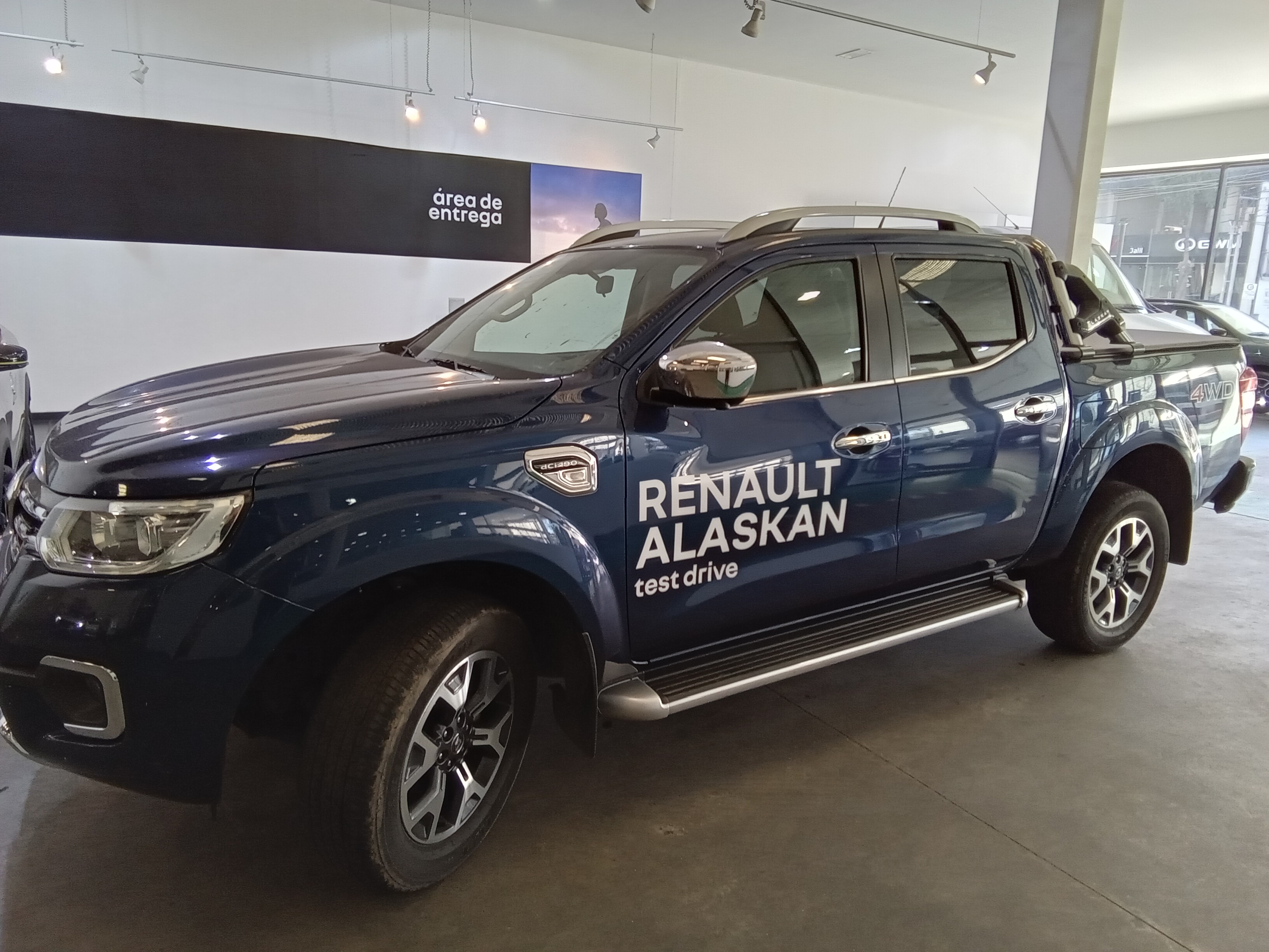 Renault Alaskan miniatura 2