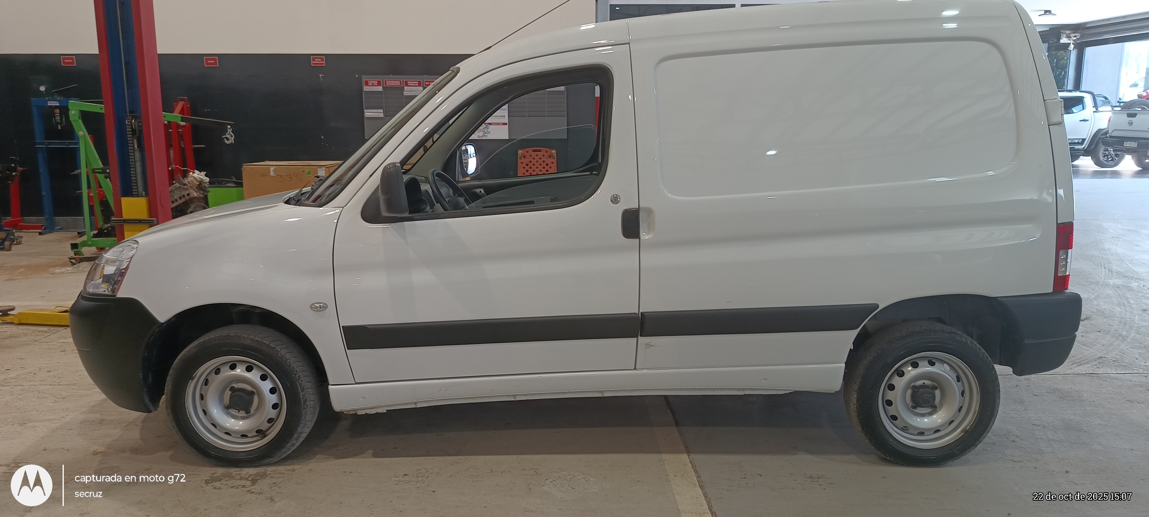 Peugeot Partner miniatura 2