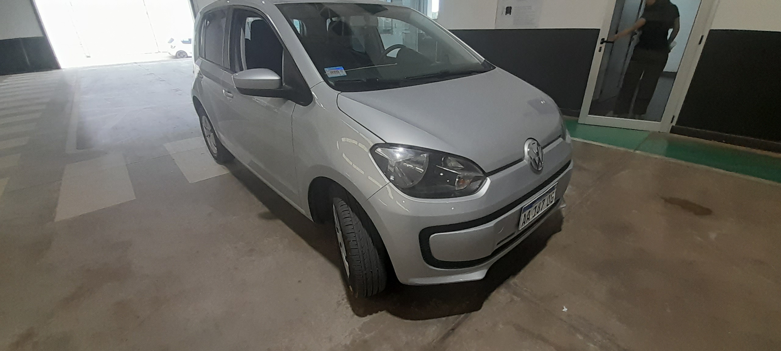 Volkswagen UP! miniatura 3