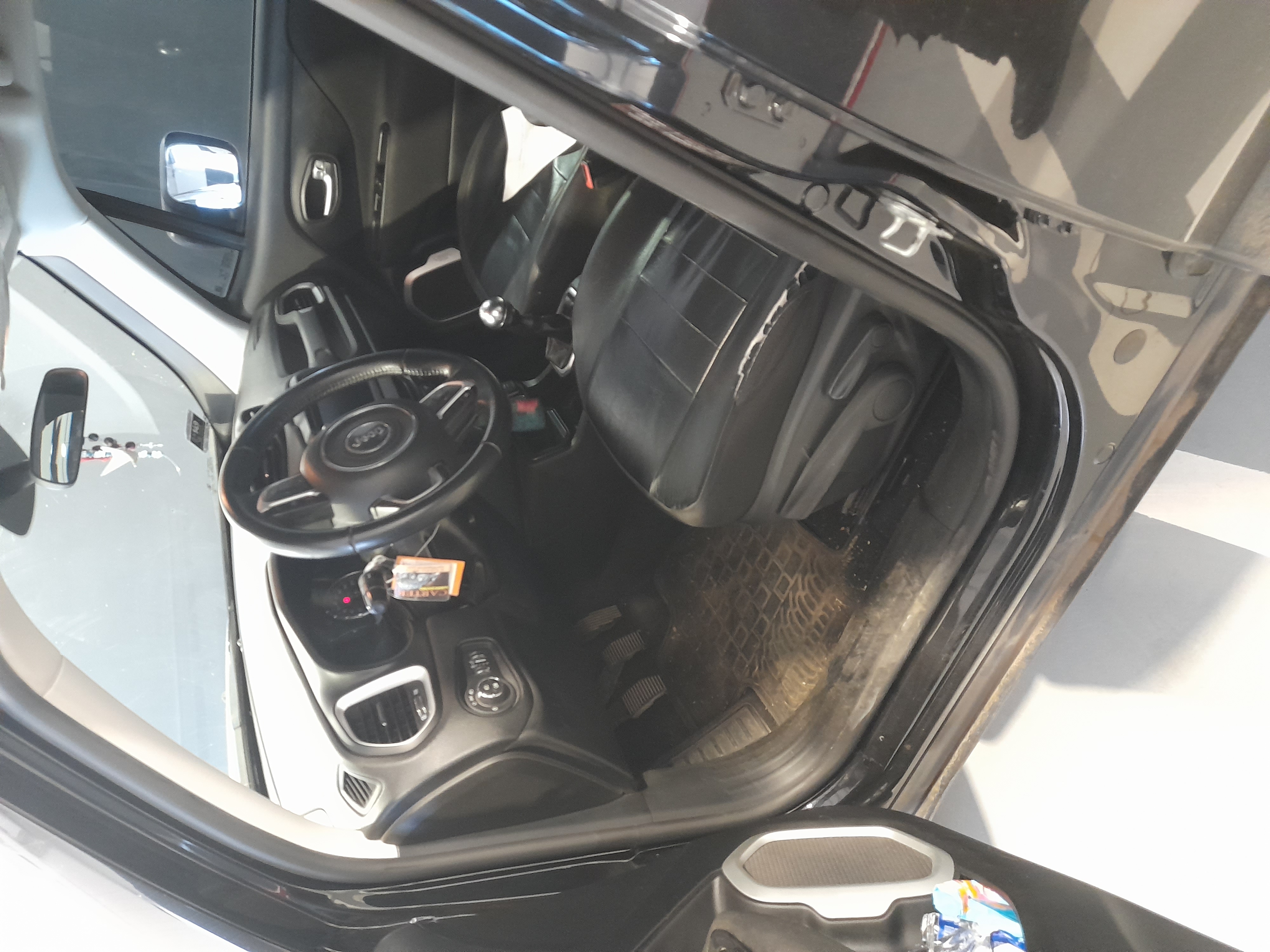 Jeep Renegade miniatura 5