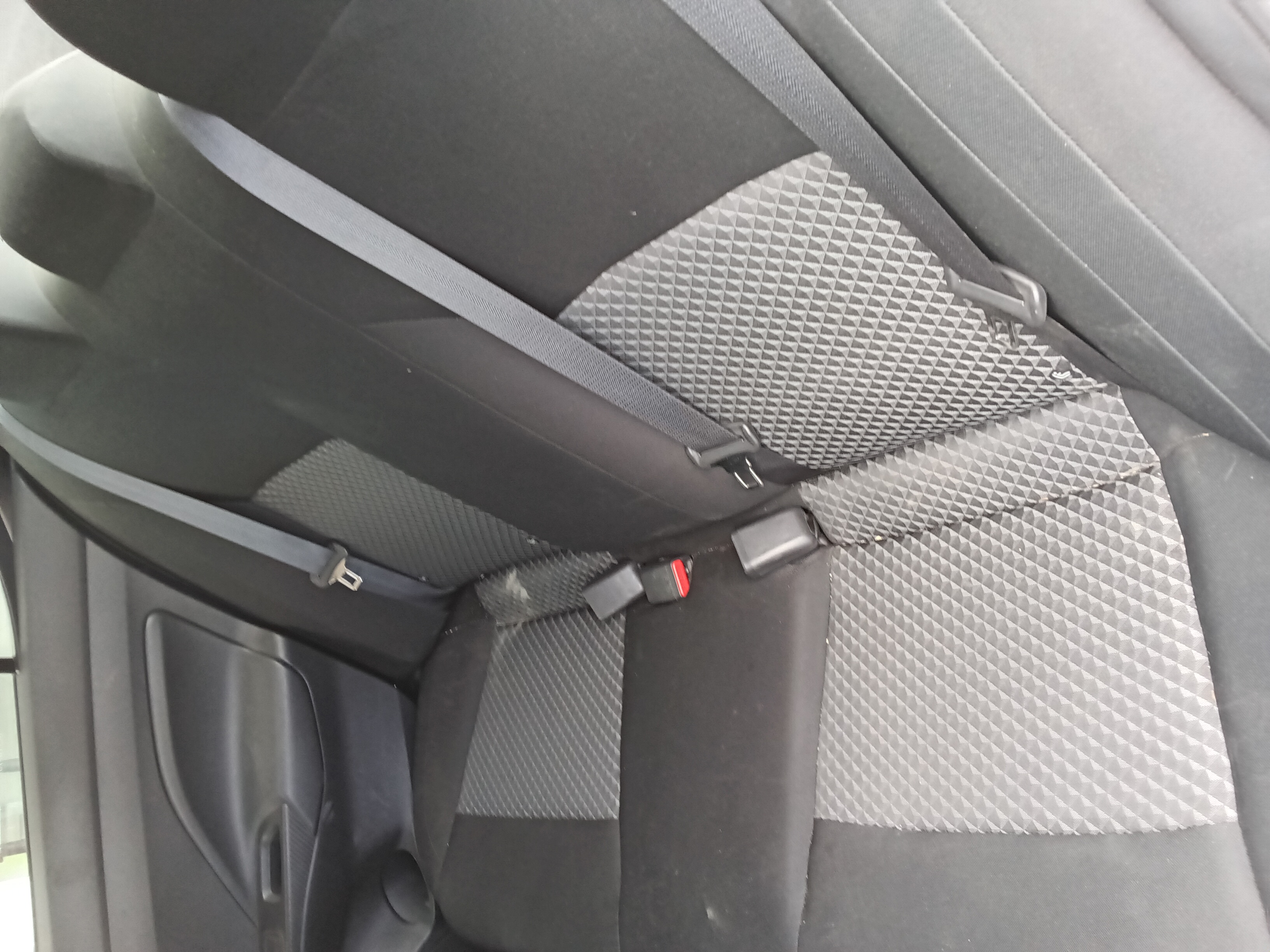 Nissan Versa miniatura 5