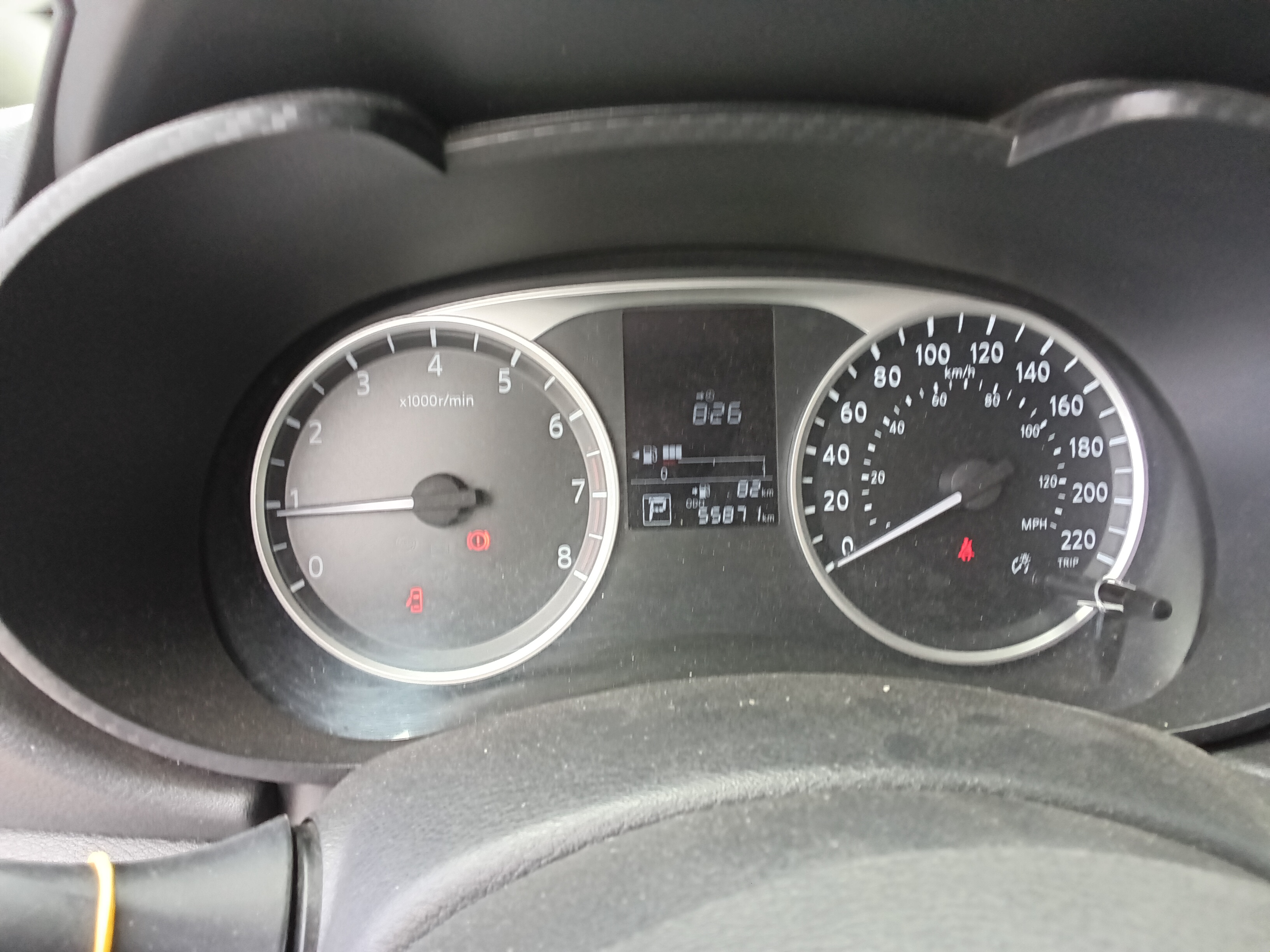 Nissan Versa miniatura 6
