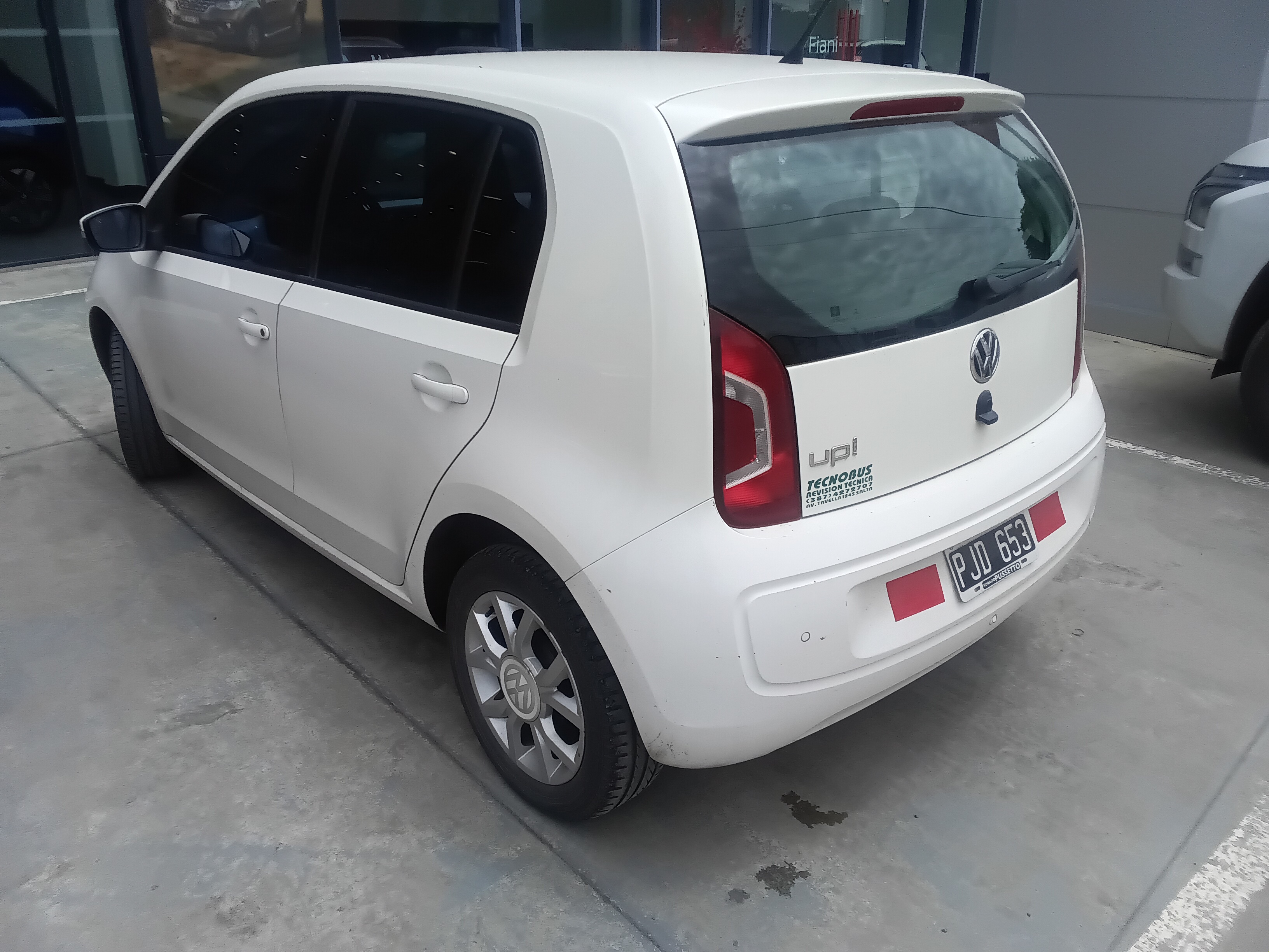 Volkswagen UP! miniatura 3