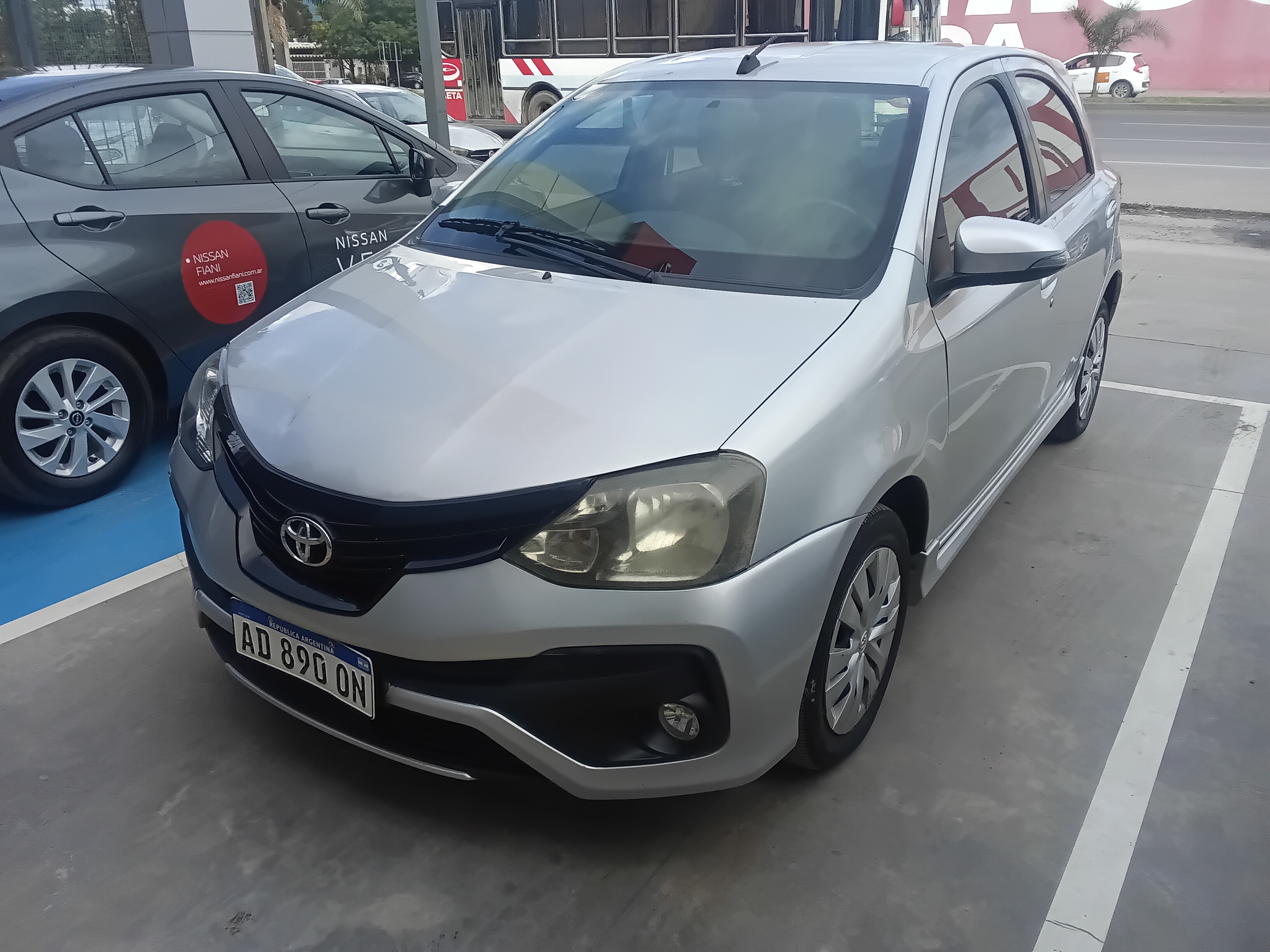 Toyota Etios miniatura 3
