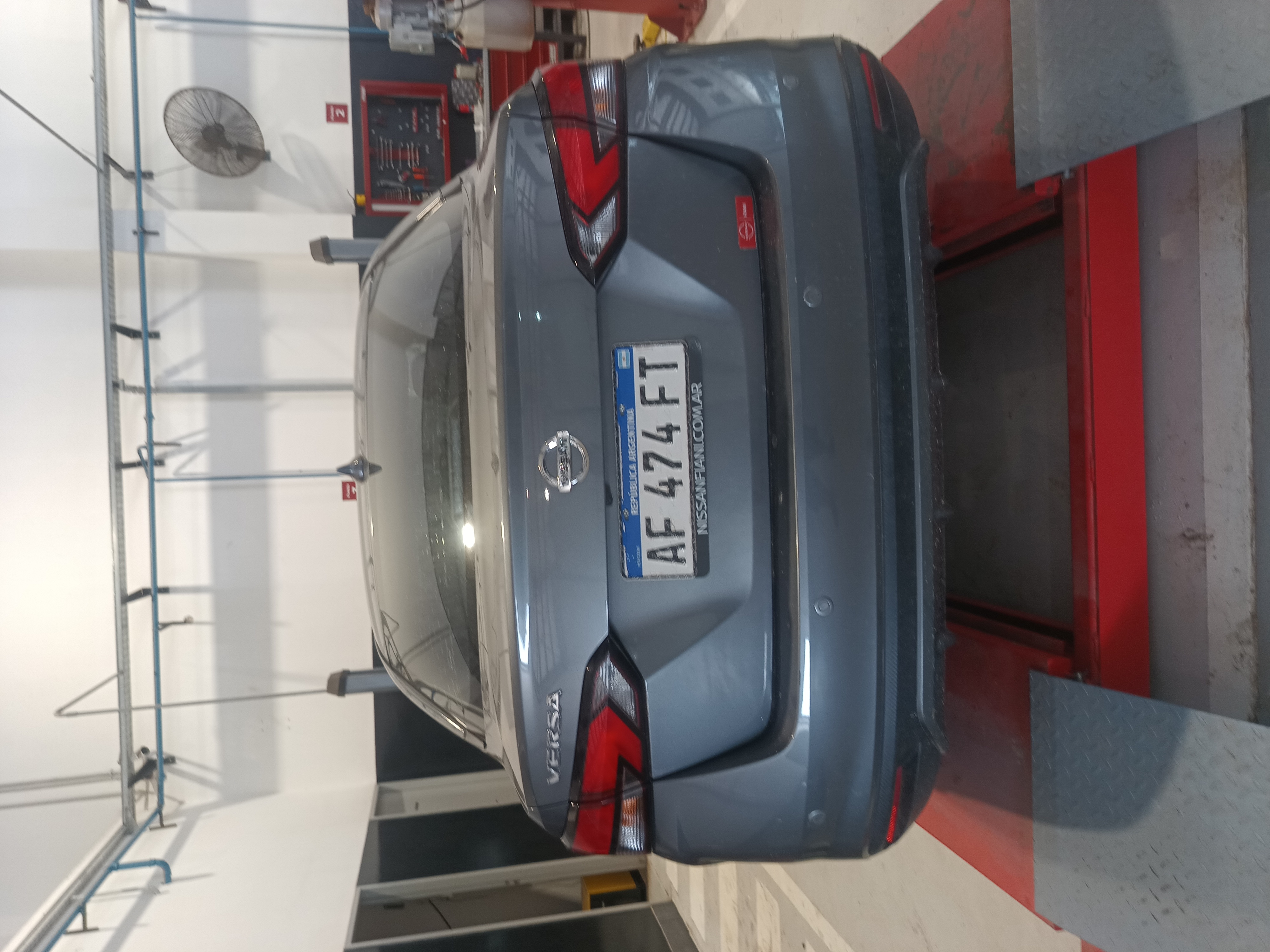 Nissan Versa miniatura 4