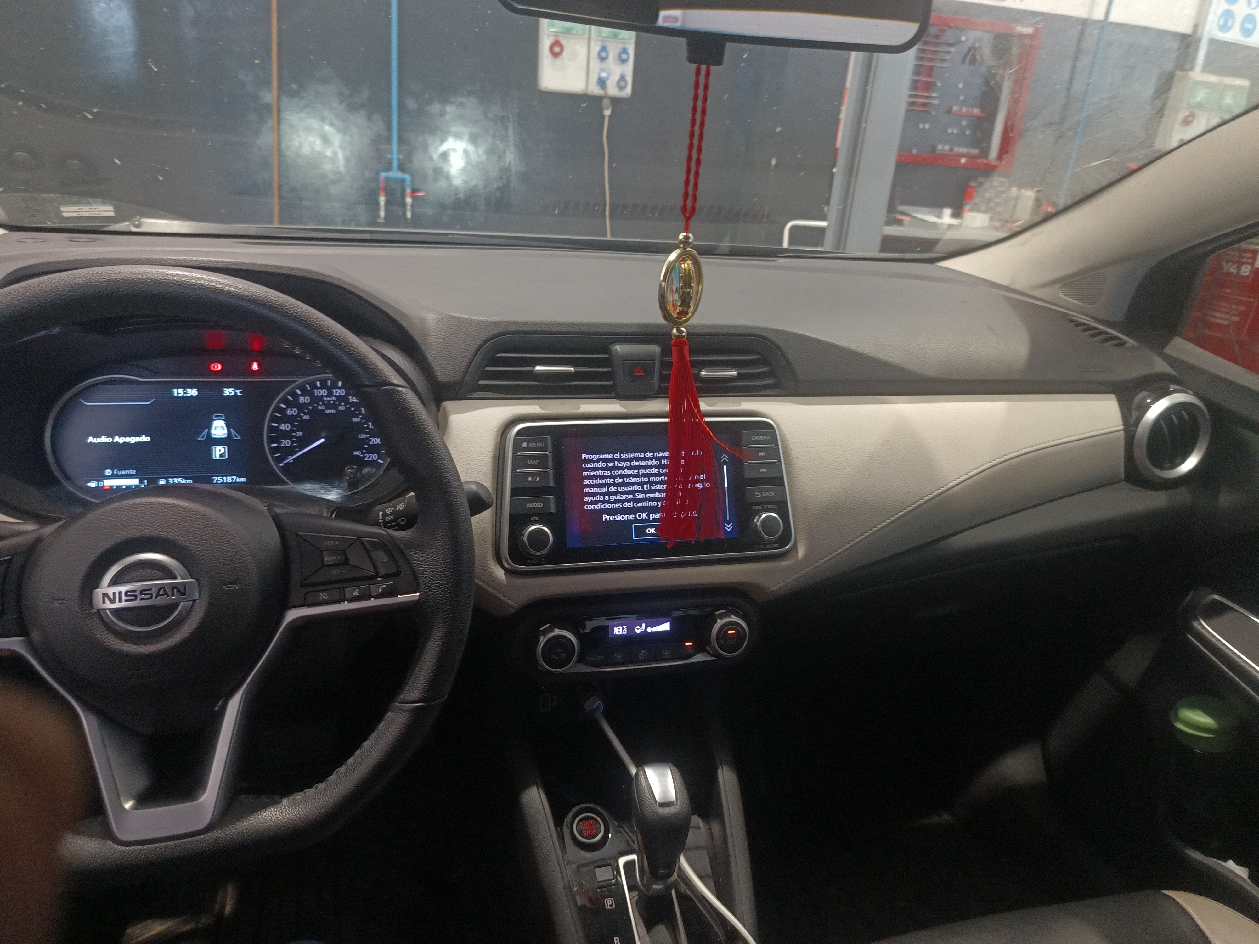 Nissan Versa miniatura 7