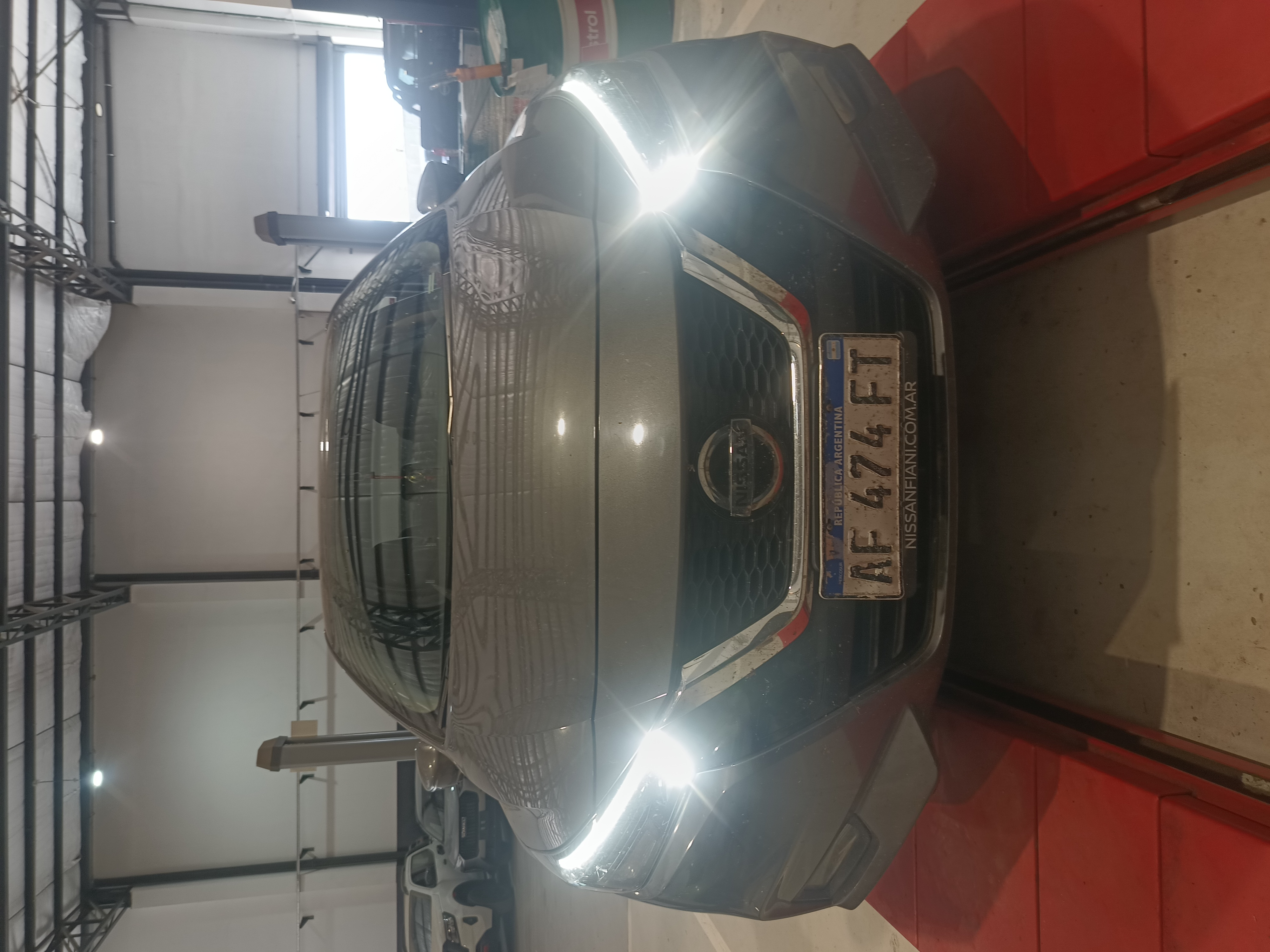 Nissan Versa miniatura 3