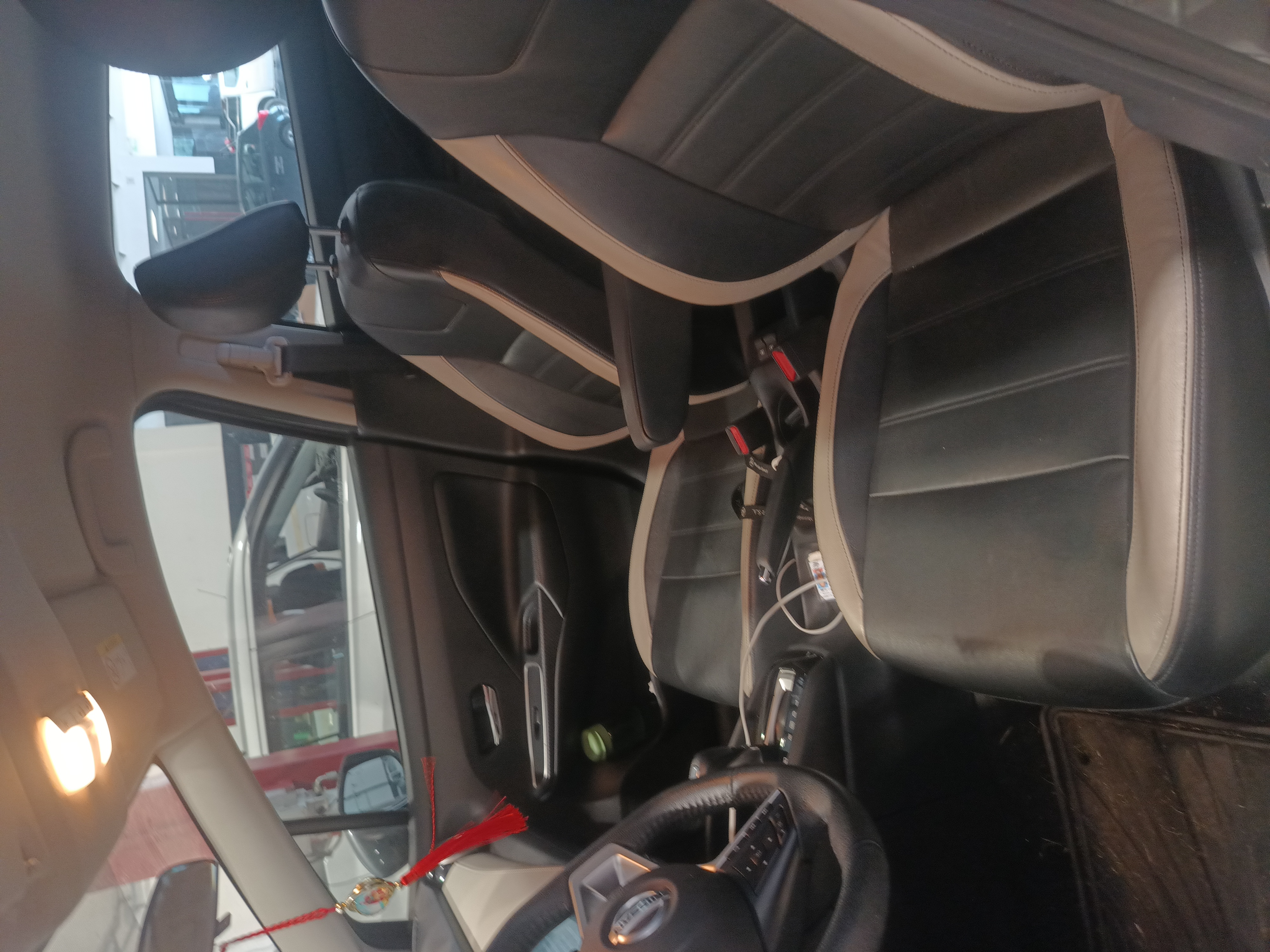 Nissan Versa miniatura 8