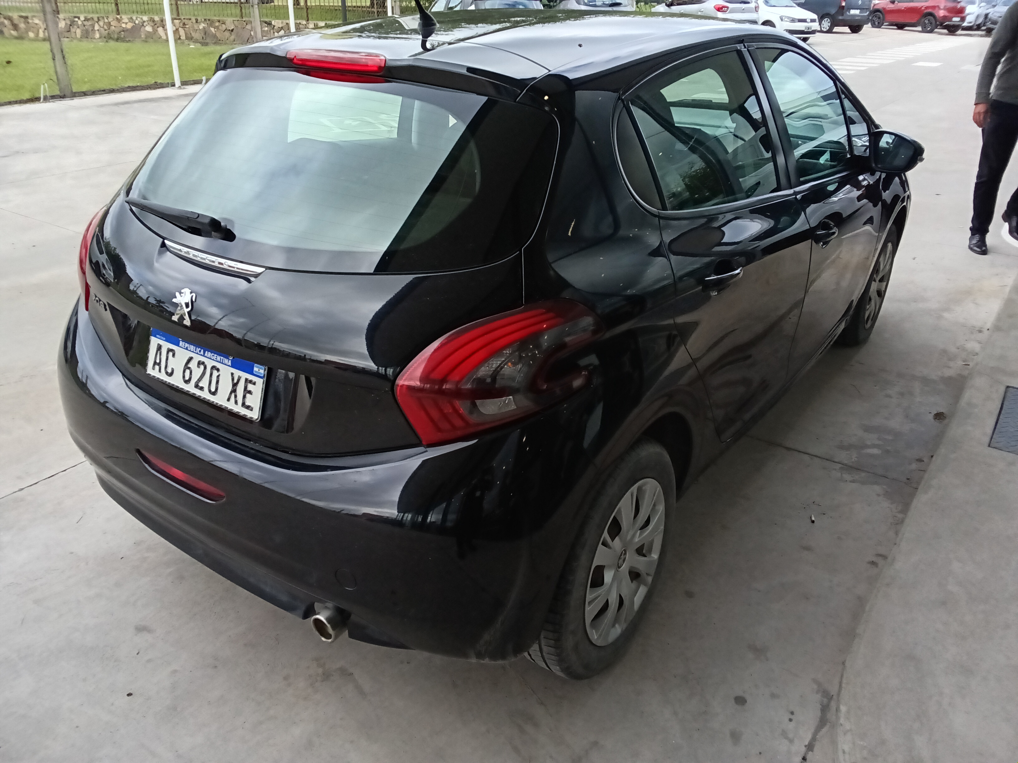 Peugeot 208 miniatura 4