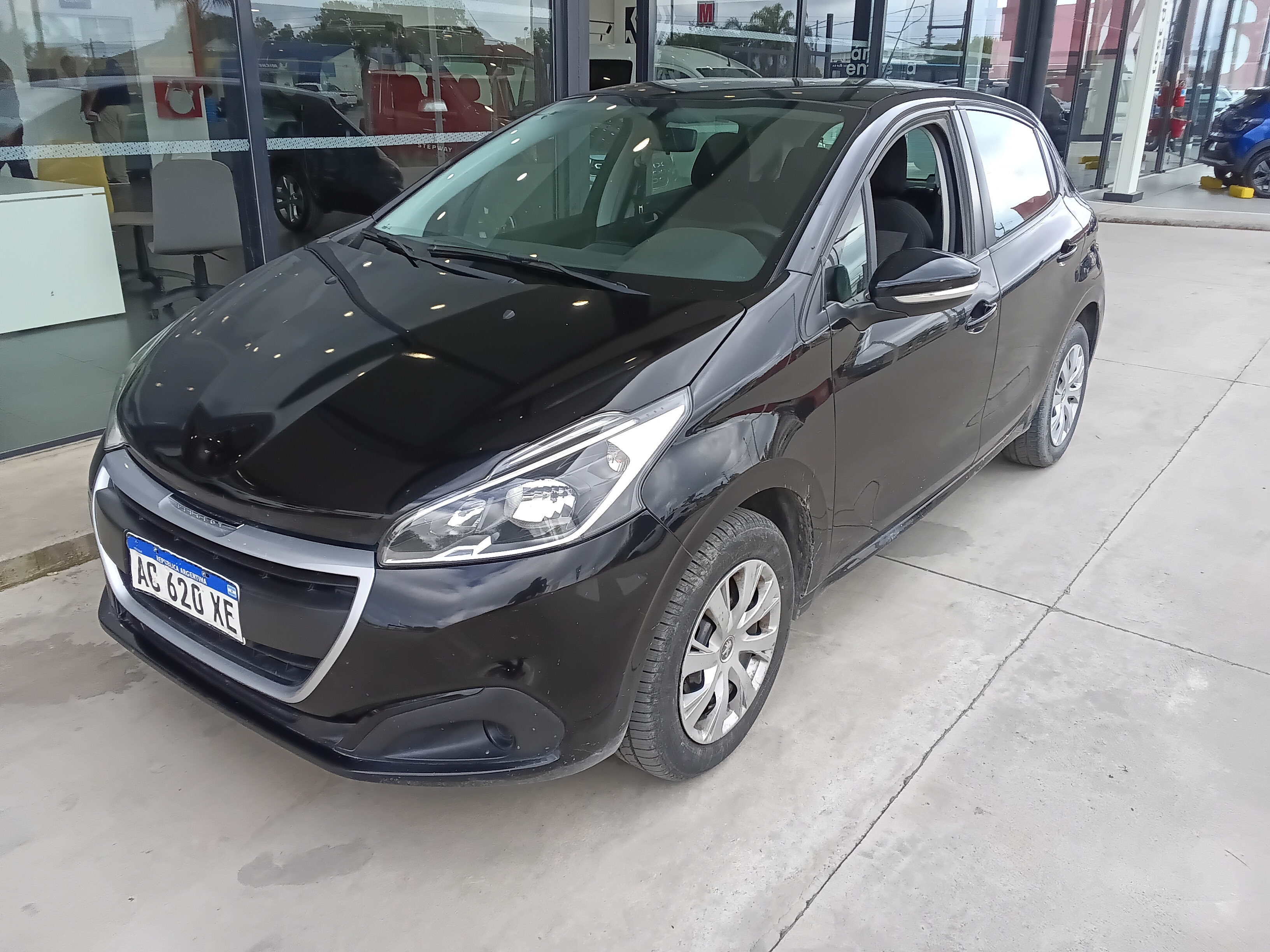 Peugeot 208 miniatura 3