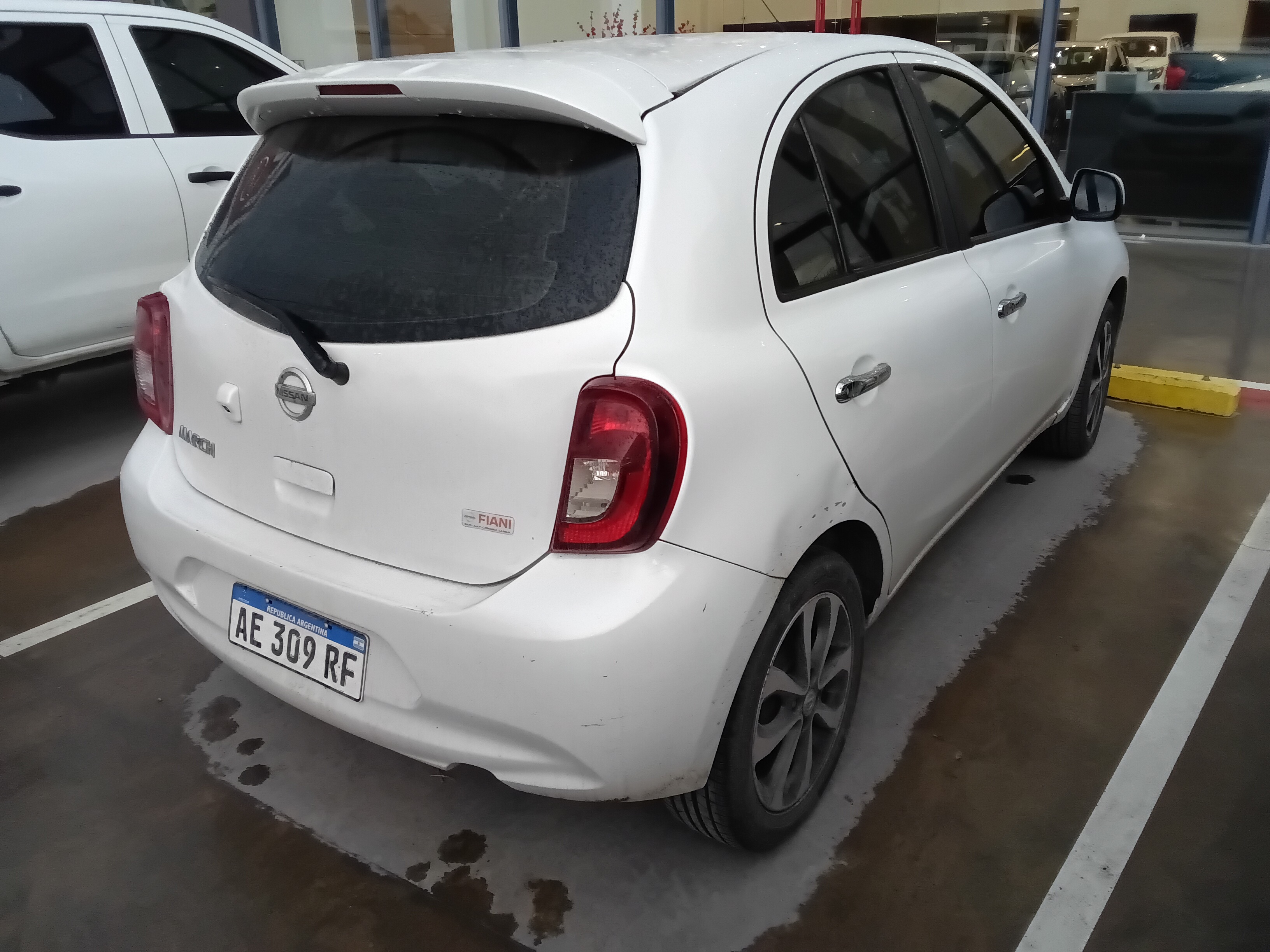 Nissan March miniatura 4