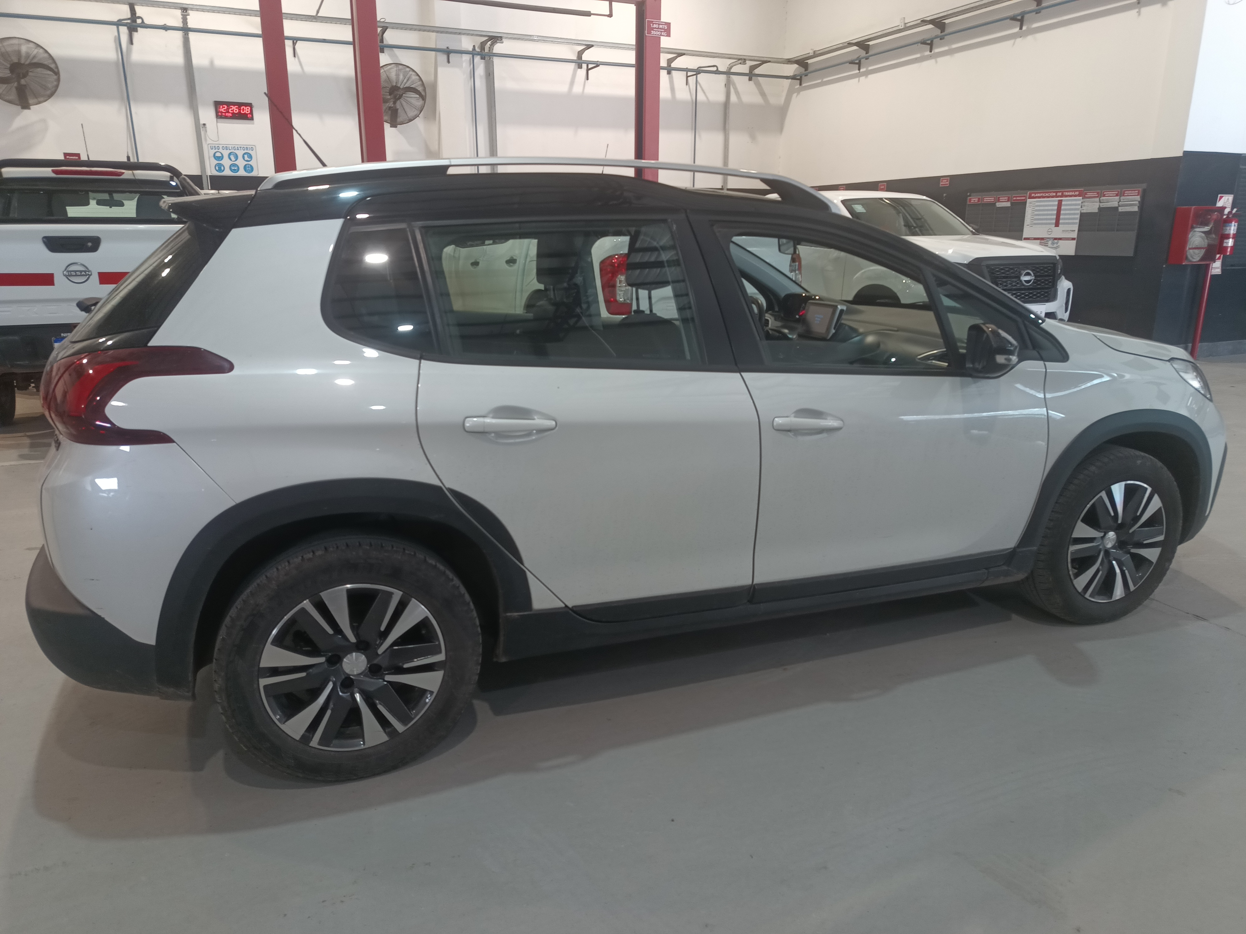 Peugeot 2008 miniatura 3